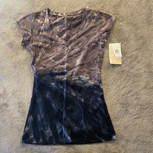 Size medium tie dye shirt, with tags never worn!!
